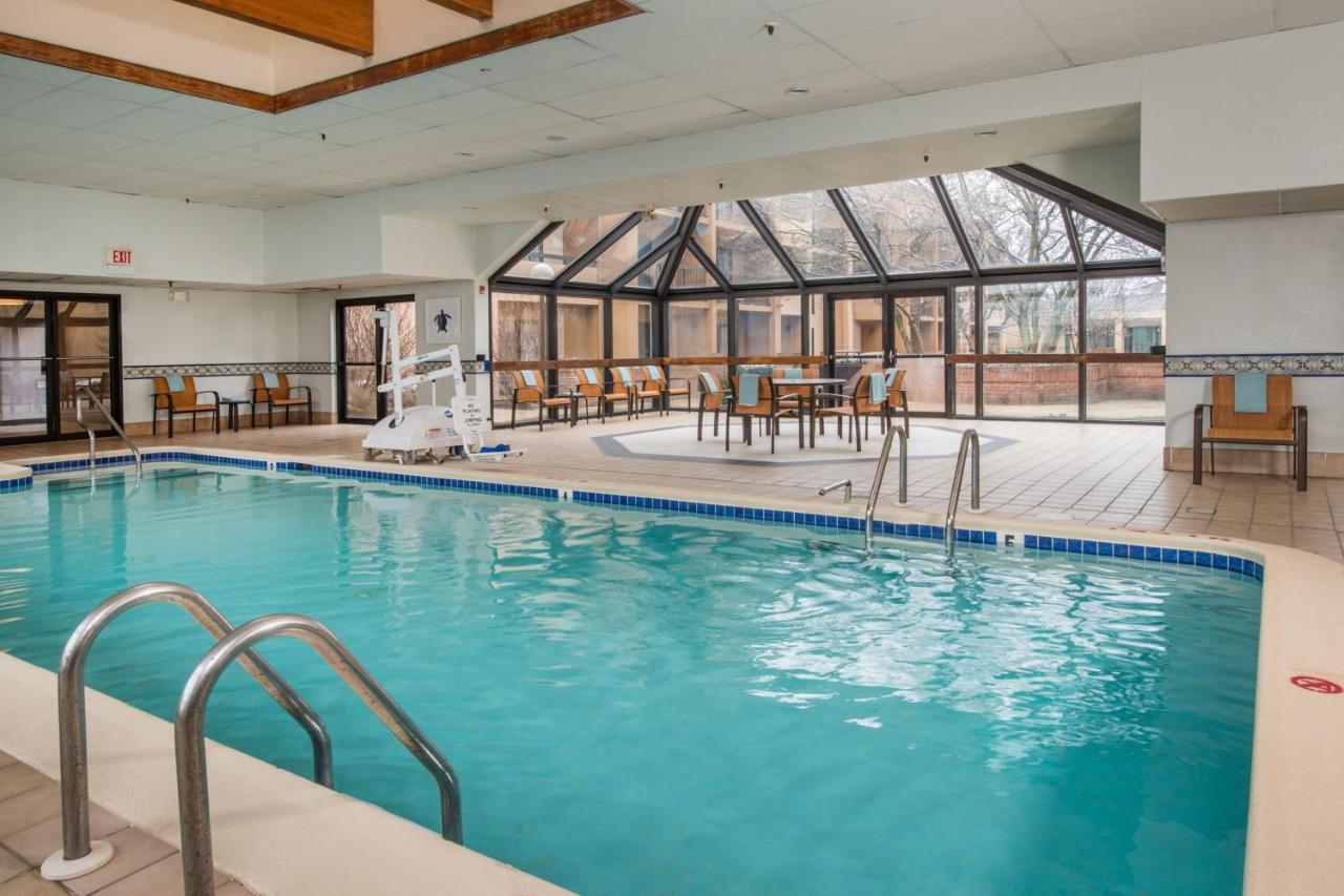 Отель Courtyard By Marriott Fairfax Fair Oaks Экстерьер фото