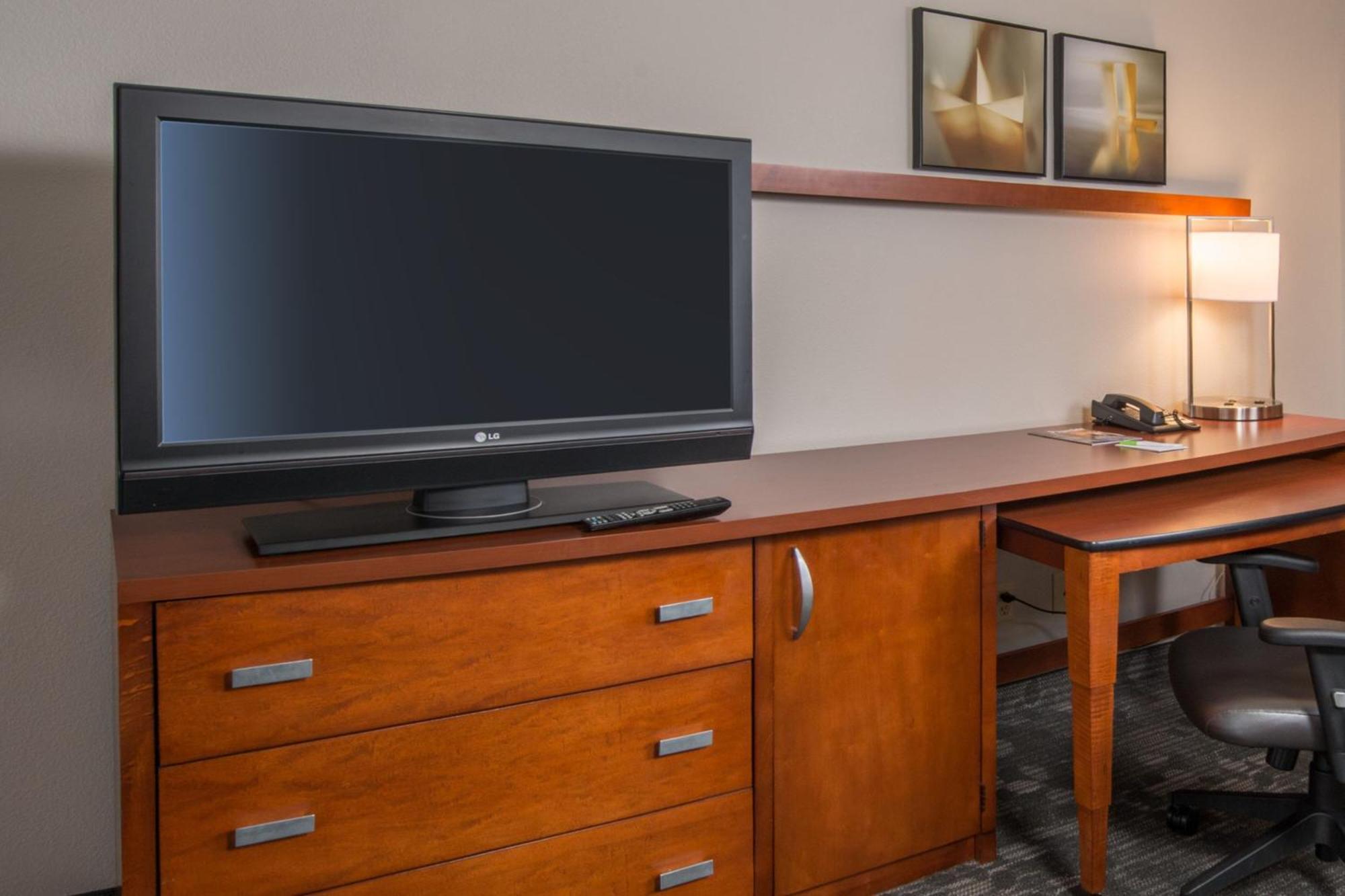 Отель Courtyard By Marriott Fairfax Fair Oaks Экстерьер фото